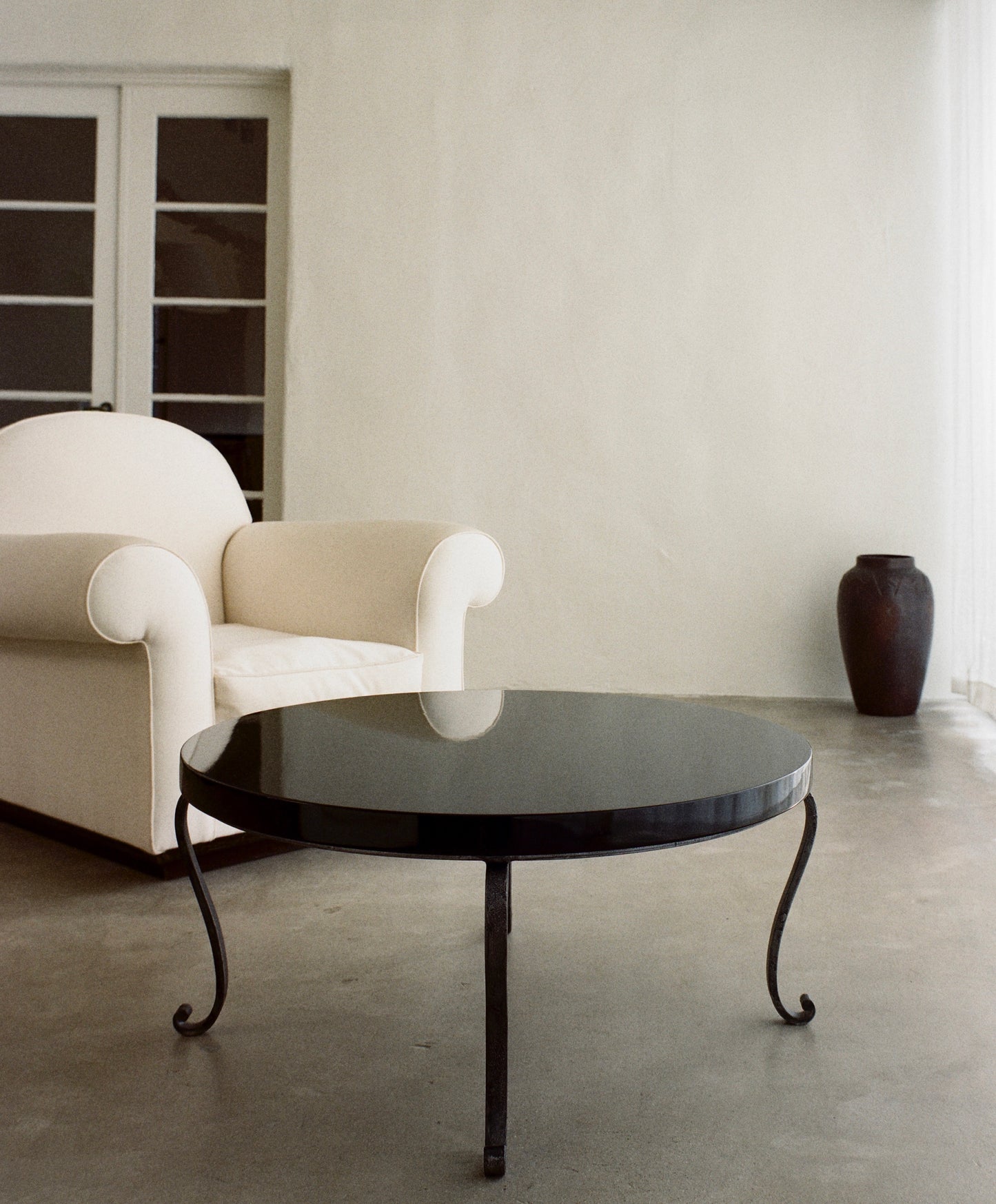 Black Lacquer Round Coffee Table